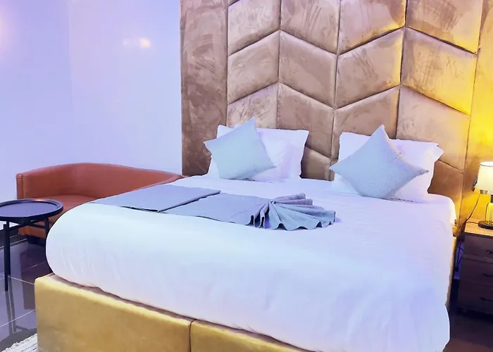 Green Palms Suites & Apartments